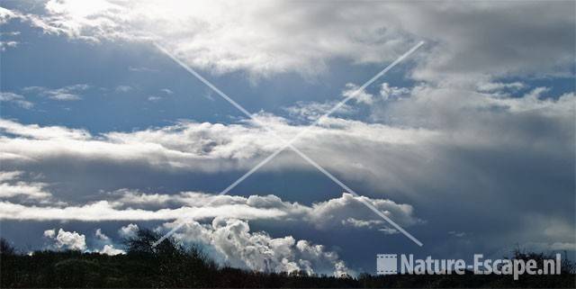 Wolken boven NHD Castricum 6