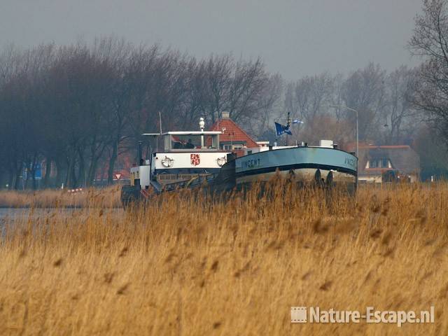 Vrachtschip Vincent op de Markervaart