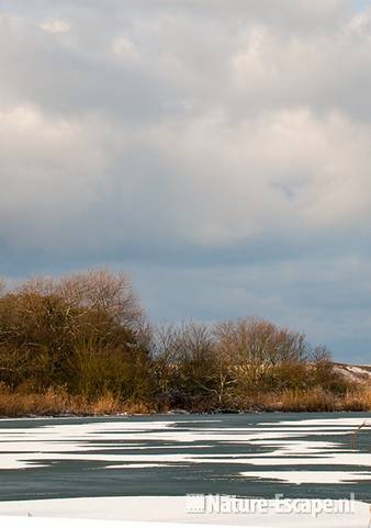 Patronen van sneeuw op het Hoefijzermeer, NHD Castricum 4 020110