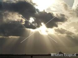 Zon door wolkendek bij Noordpier 1